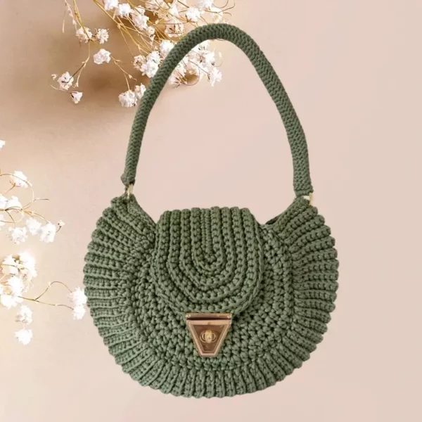 Sac à main vert en forme de coquillage en crochet avec fermoir